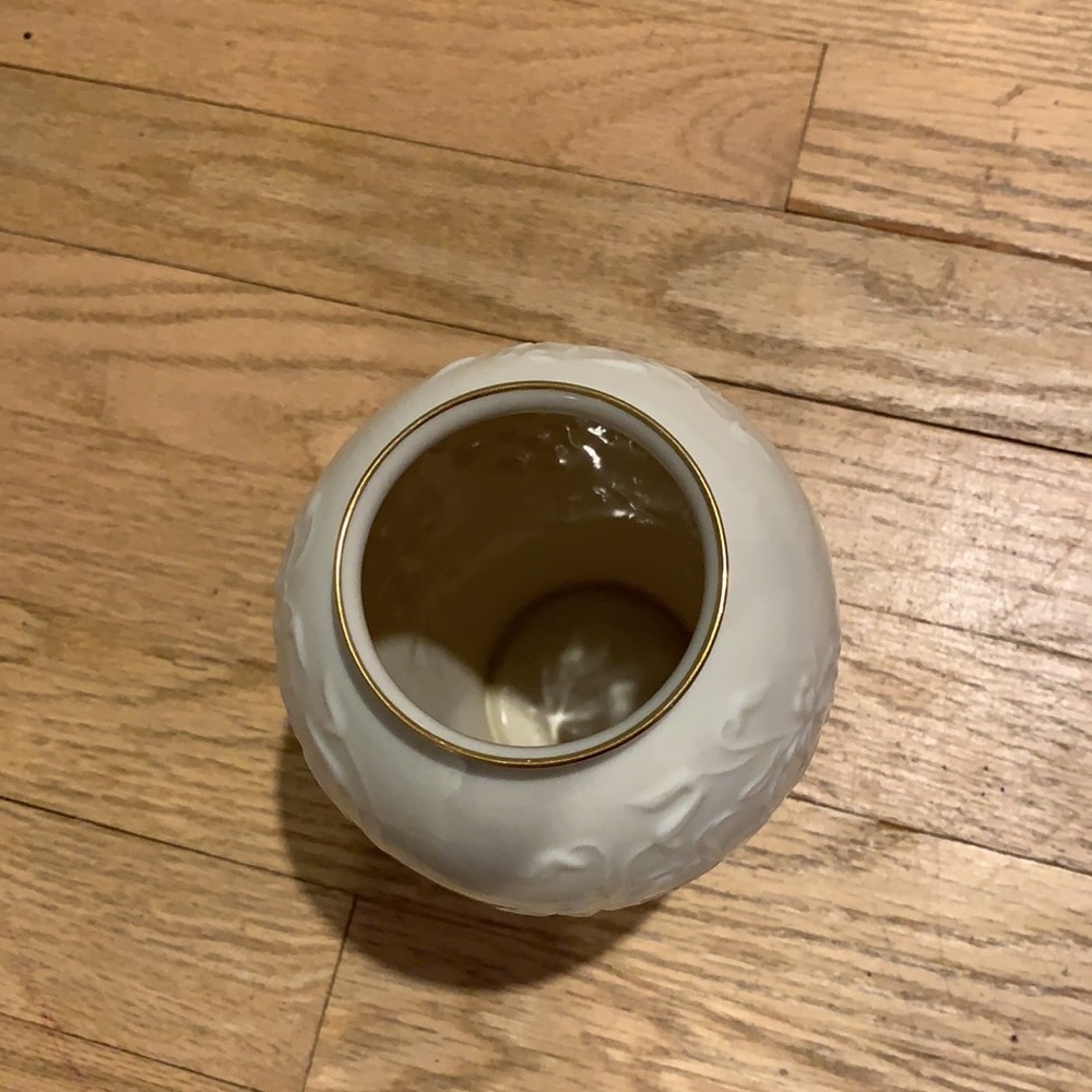 NWOT Lenox Vase - Picture 2 of 4